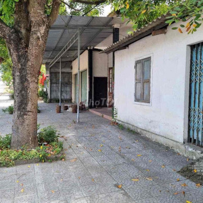 Cho thuê mặt bằng. Có phòng kho. Phòng ở, phòng văn phòng, mặt bằng sâ