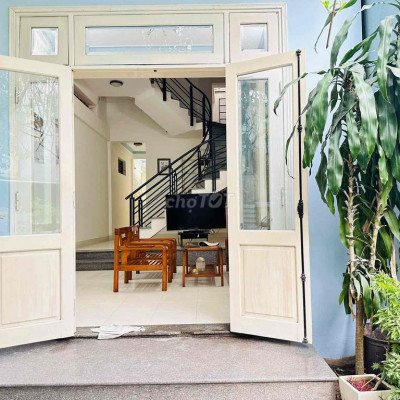 NHÀ KIỆT PHAN CHU TRINH GẦN NHÀ THỜ PHỦ CAM HUẾ