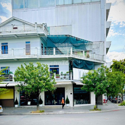 - Cho thuê nhà nguyên căn 2 mặt tiền đường Trường Chinh và Hà Huy tập