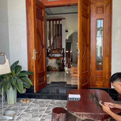 Cho thuê nhà full nội thất, ưu tiên thuê lâu dài, có vườn rau và bể cá