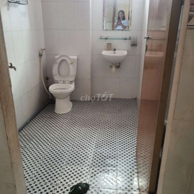 Cgo thuê phòng ở Ngày Tháng Năm